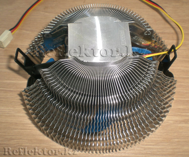 PcCooler E90 (вид снизу) контактная площадка радиатора